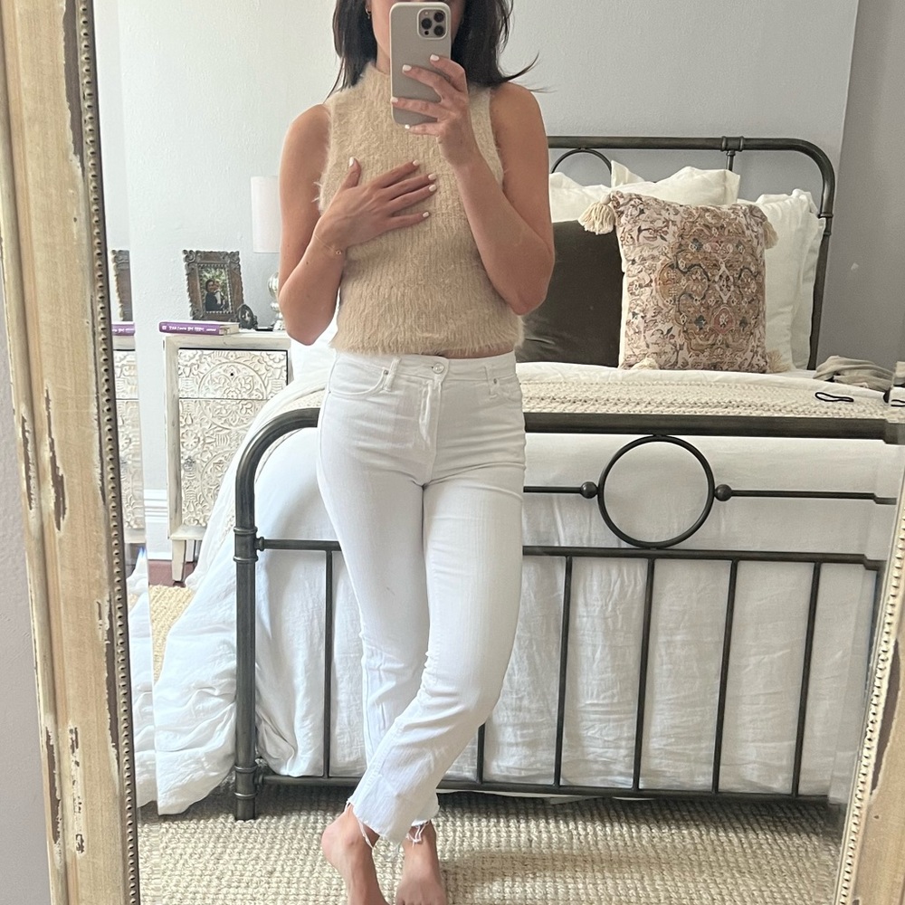 Zara Medium Sleeveless Sweater Top